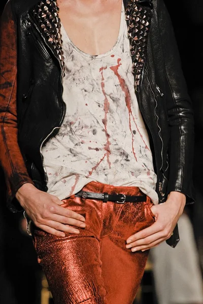 Look 24